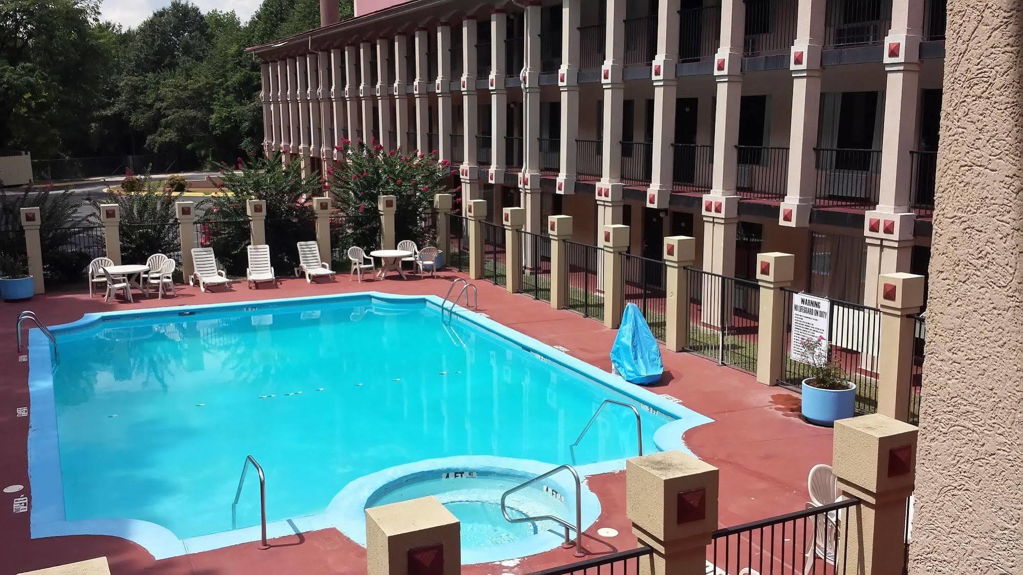 Super 8 By Wyndham College Park/atlanta Airport West