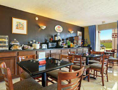 Super 8 By Wyndham College Park/atlanta Airport West Motel